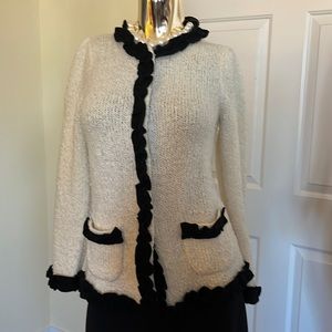 VERTICAL DESIGN CARDIGAN